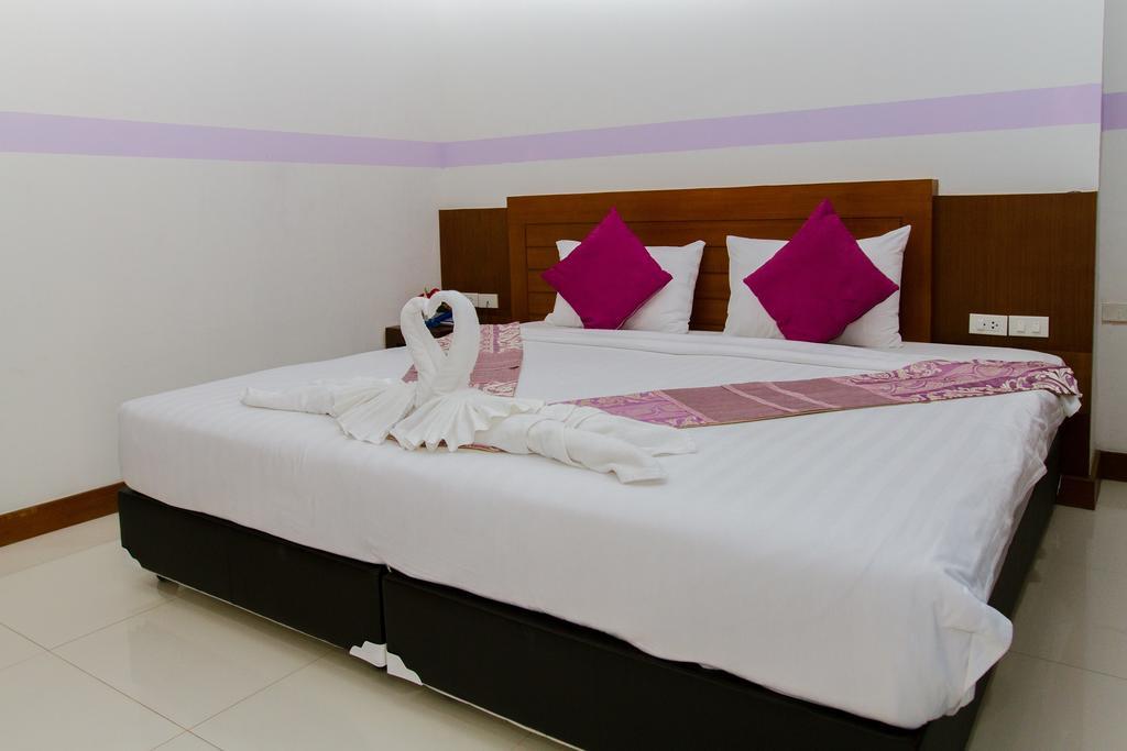 Chana Hotel Phuket Exterior foto